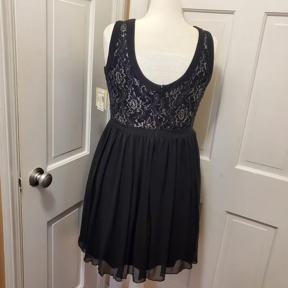 NWT ECI New York Black/Silver Cocktail Dress Size 14 Missy Retail $64.00 - Picture 4 of 13